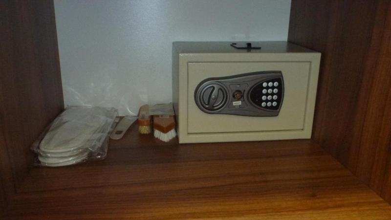 Double Room with Balcony image 3