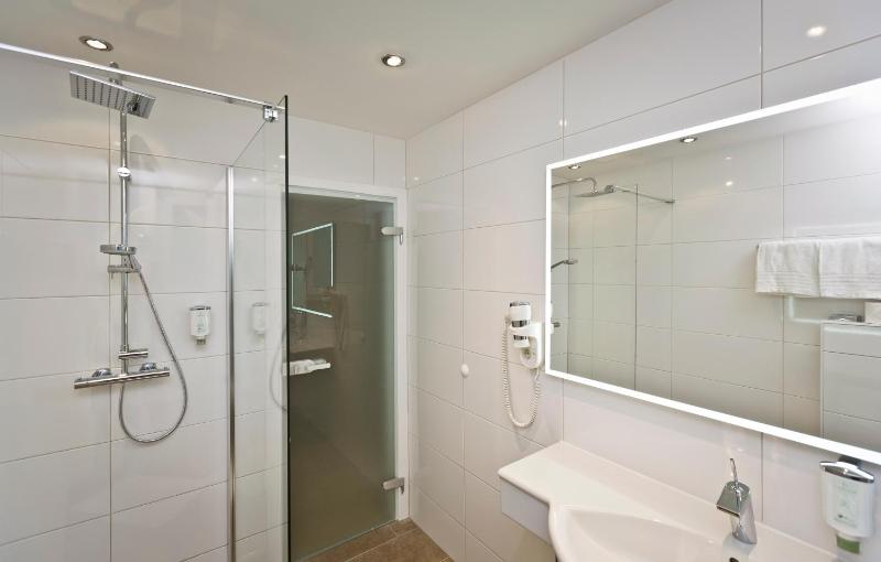 Deluxe Double Room image 4