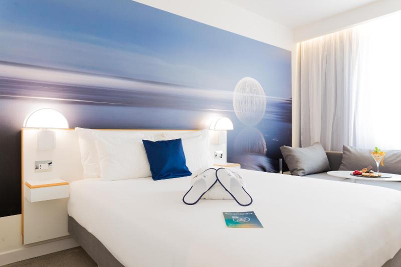 Executive Room with 1 Double Bed and 1 Sofa Bed image 3