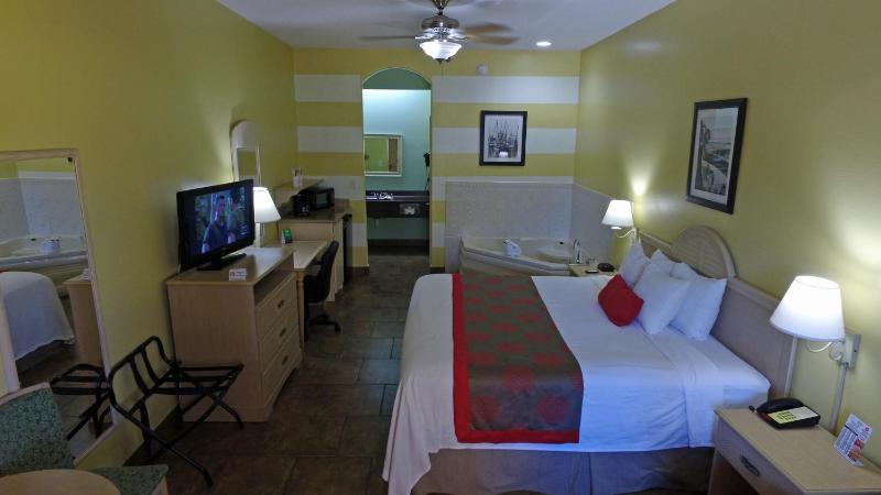 Ramada by Wyndham & Suites South Padre Island At the Beach - image 9