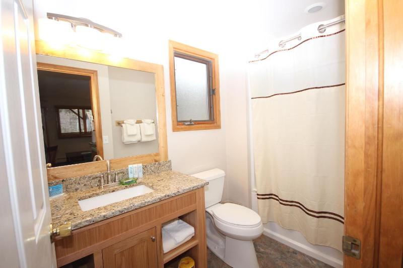 One-Bedroom Suite with River View - Upper Floor image 2