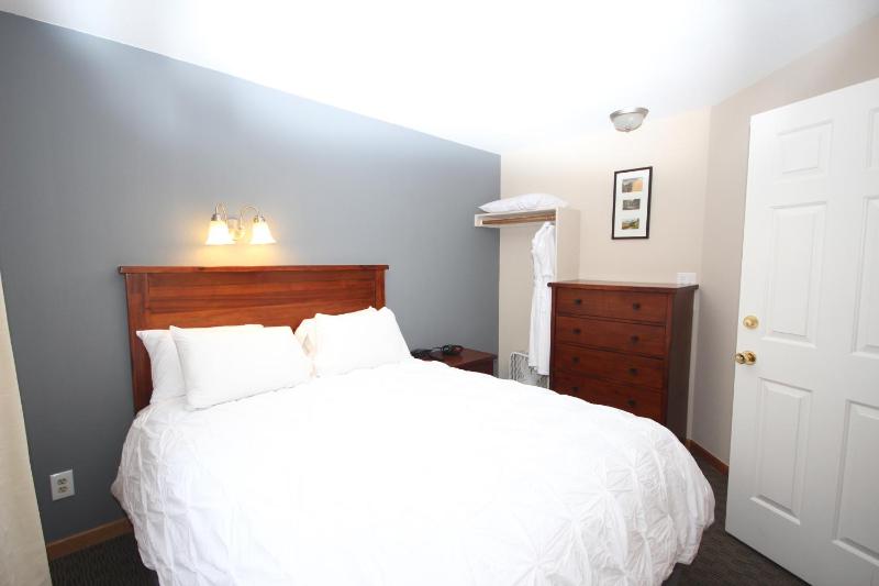 One-Bedroom Suite with River View - Upper Floor image 3