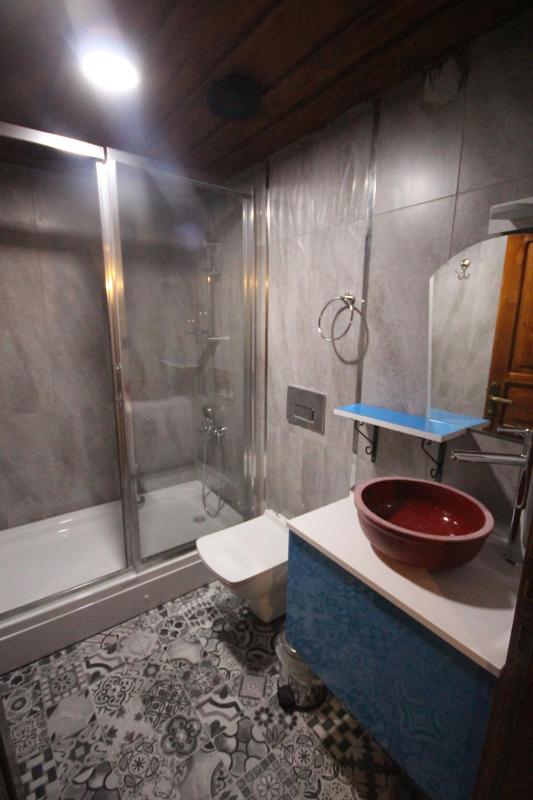 Deluxe Double or Twin Room image 2