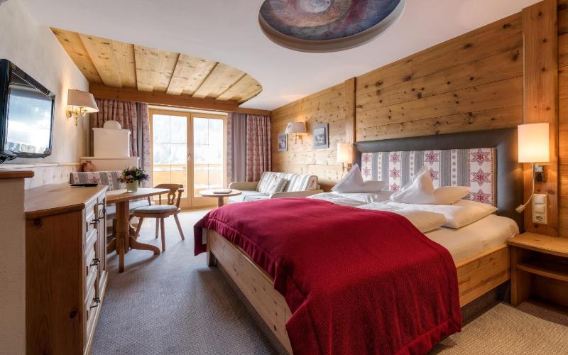 Junior Suite with Balcony image 4