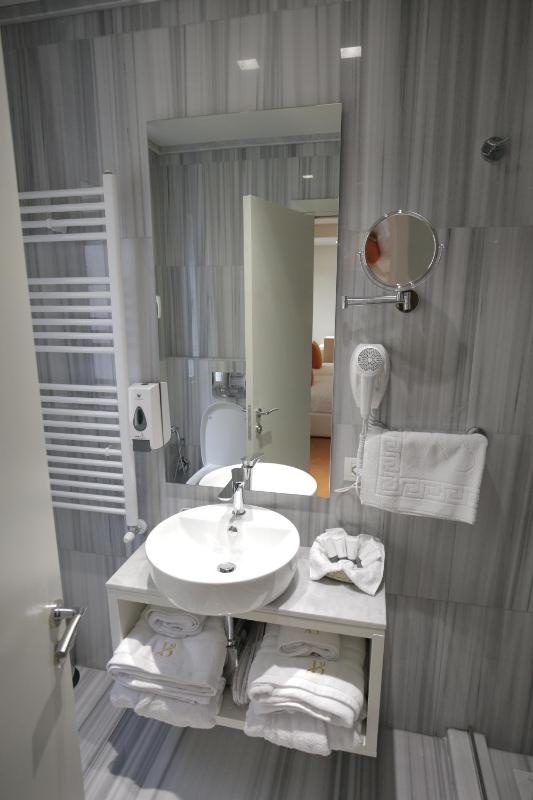 Budget Double or Twin Room image 3