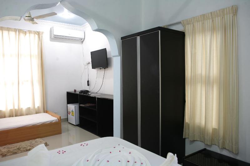 Family Room image 1