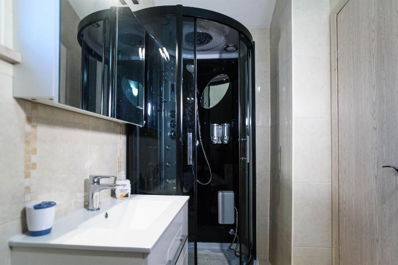 Apartment with Sea View image 2