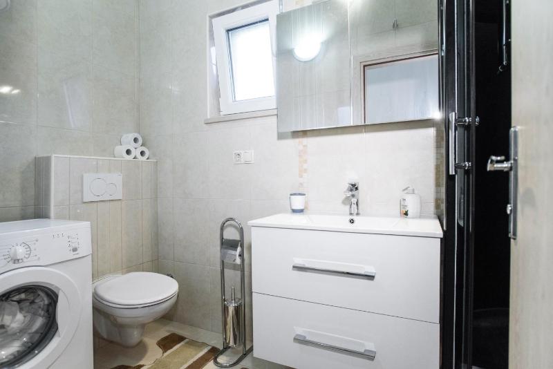 Apartment with Sea View image 3