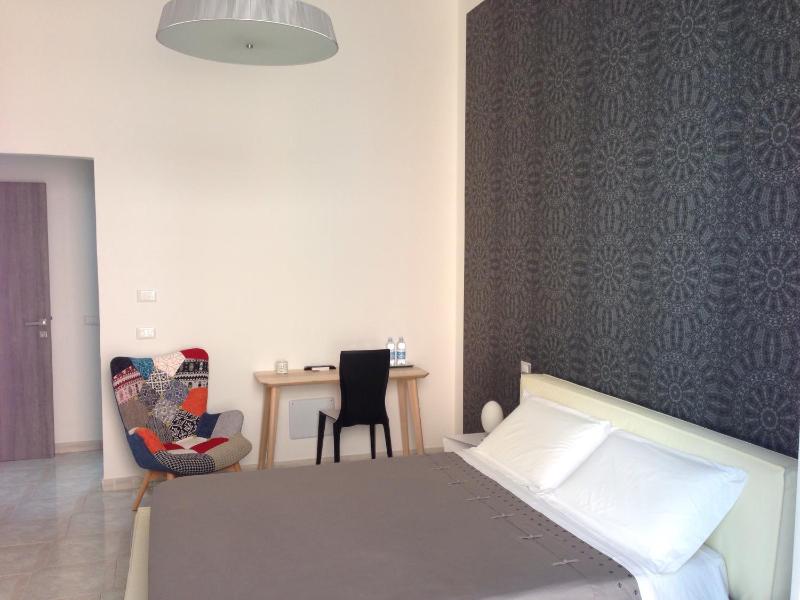 Double Room with Balcony image 4
