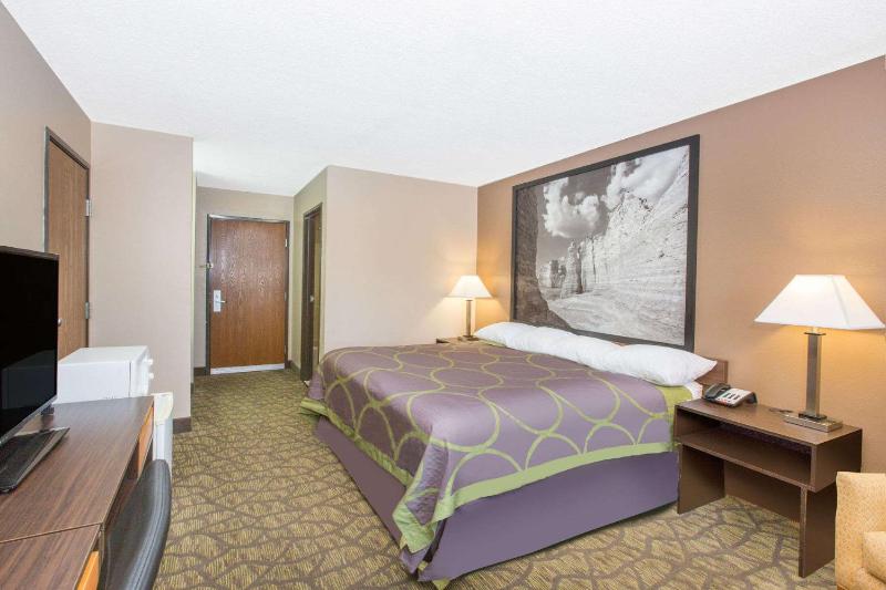 King Room - Non-Smoking image 2