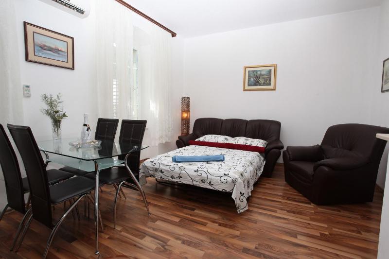 Apartment Marineta 8 - image 5