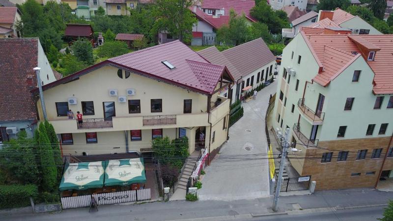 Flowers House Sibiu - image 6