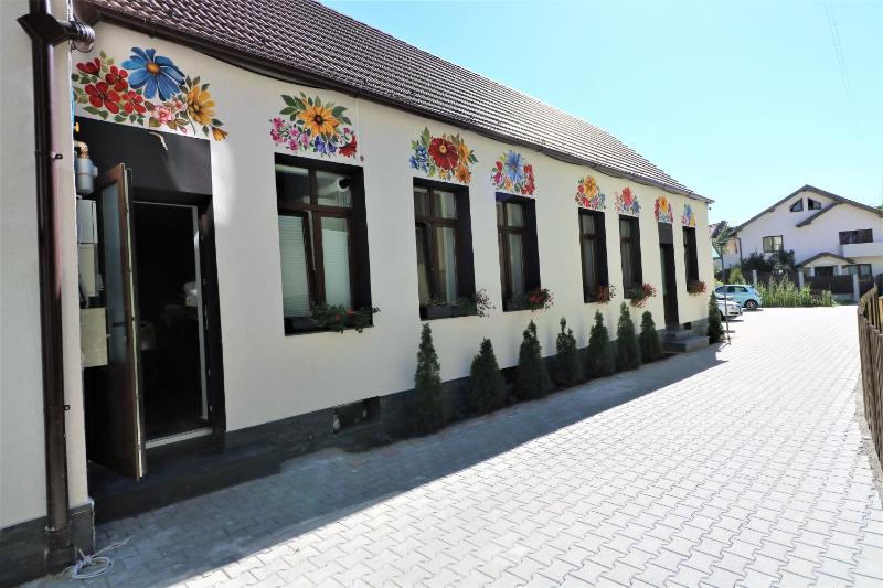 Flowers House Sibiu - image 8