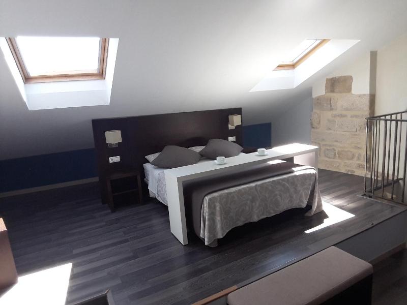 Superior Three-Bedroom Apartment image 2