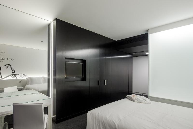 Double or Twin Room image 2