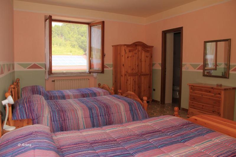Quadruple Room with Bathroom image 4