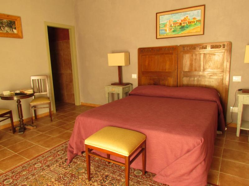 Large Double Room image 4