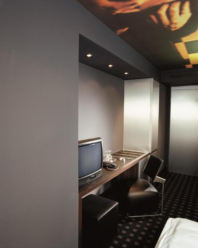 Standard Single Room image 3