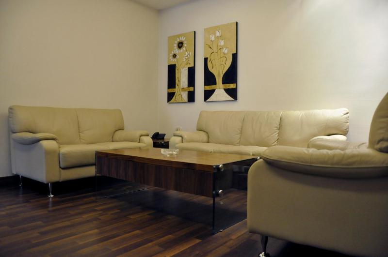 Granada Suites Hotel - image 14