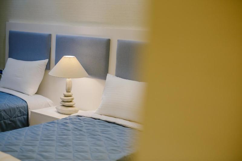 Double or Twin Room with Balcony image 2