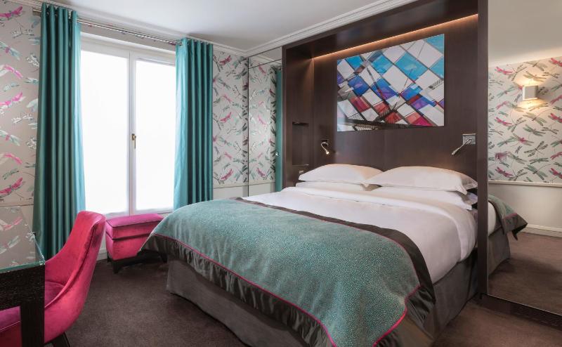 Deluxe Double Room with Terrace image 2