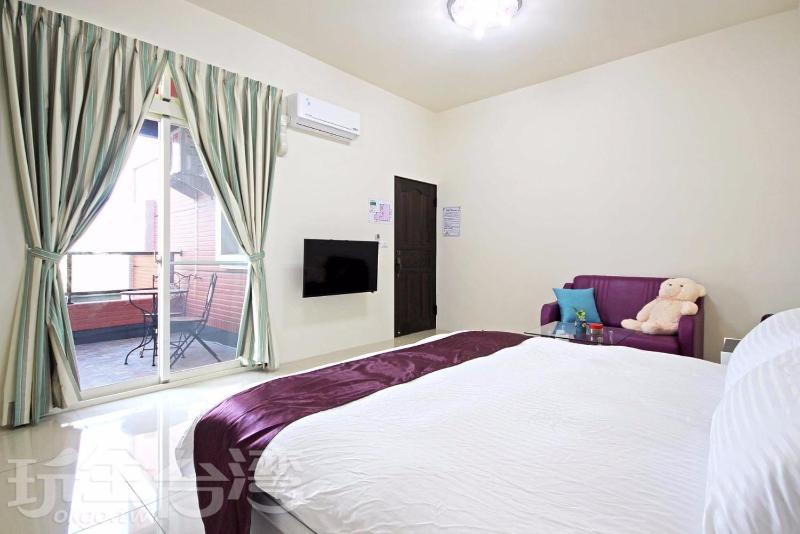 Deluxe Double Room with Bath image 1
