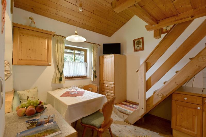 One-Bedroom Apartment image 4