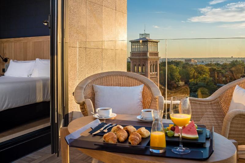 Double Room with Terrace image 4