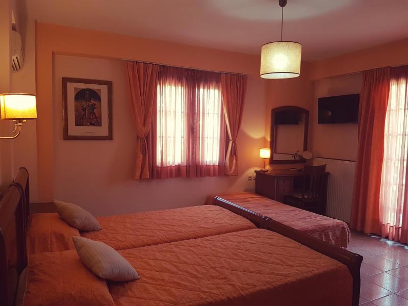 Standard Double or Twin Room with Balcony image 3