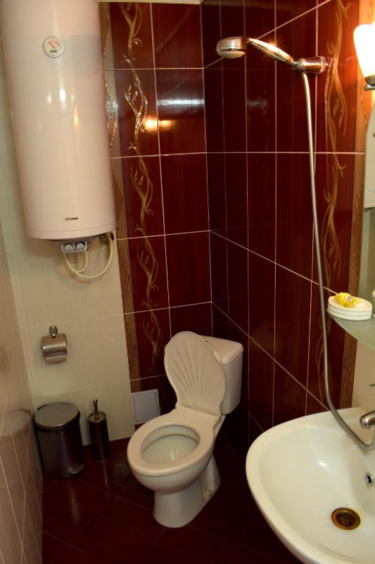 Twin Room image 3