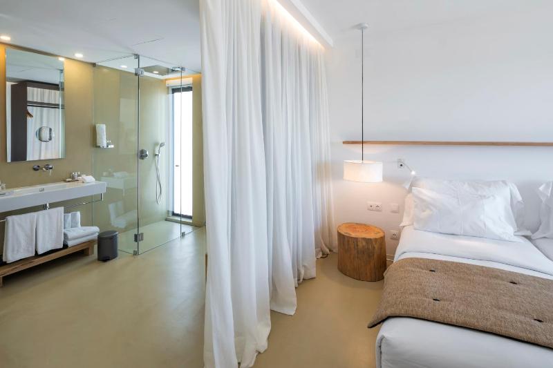 Superior Double  Room or Twin Room with Marina View image 4