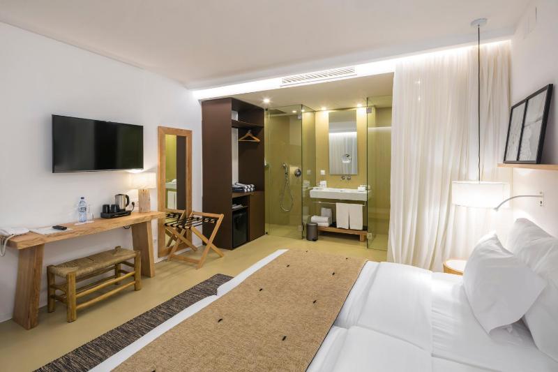 Superior Double  Room or Twin Room with Marina View image 2