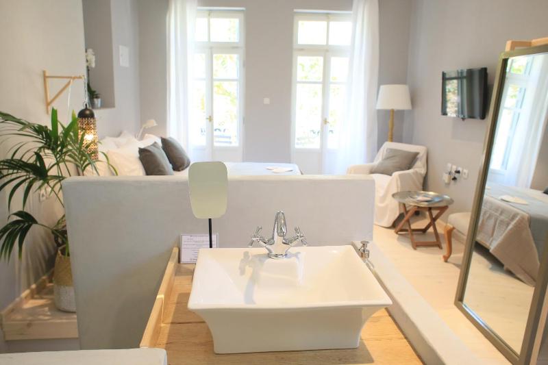 Allegro - Top Floor Two Level Apartment Sea View image 4