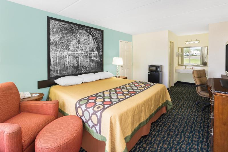 King Room - Non-Smoking (2 Adults) image 2