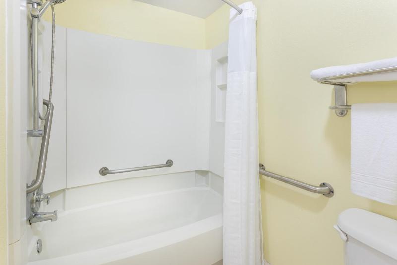 King Room - Mobility Access/Non-Smoking image 2