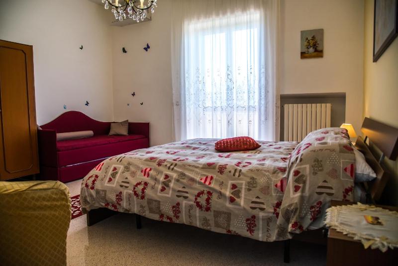 Quadruple Room with Balcony image 3