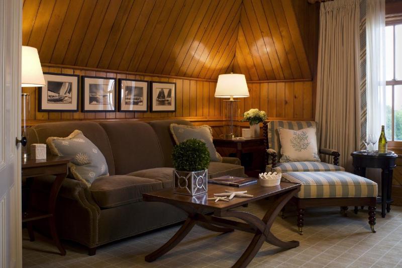 King Suite with Sleeper Sofa image 2