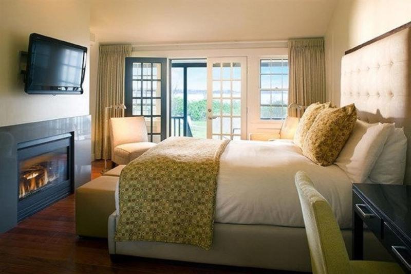 Harbor House image 3