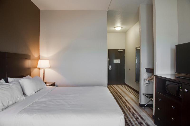 Standard Room image 4