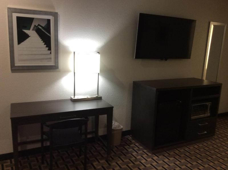 King Room with Sofa - Non-Smoking image 2