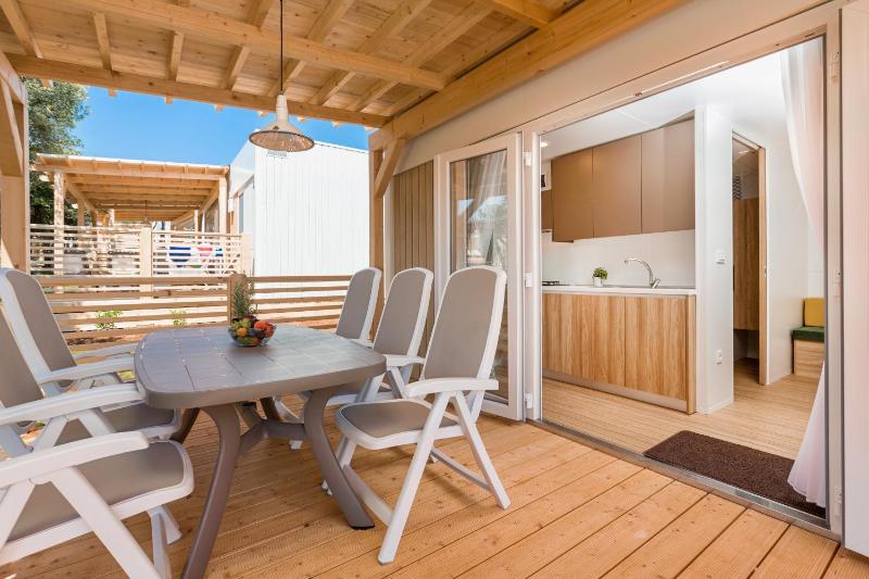 Two-Bedroom Mobile Home - Forest Escape image 4