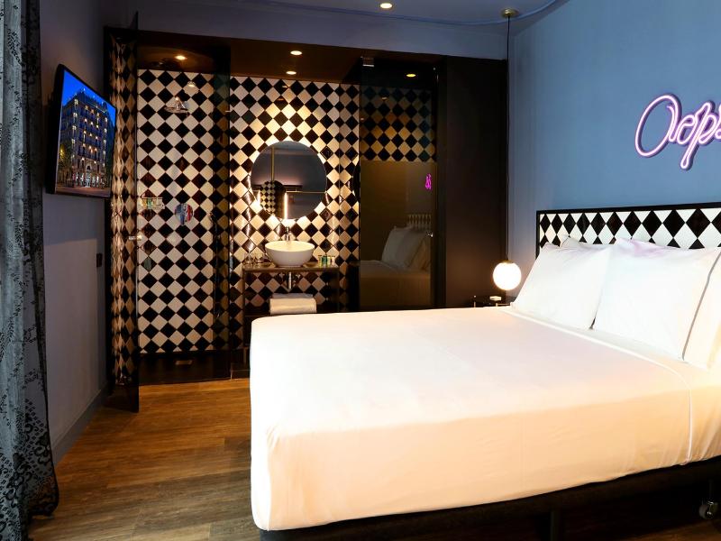 Standard Double Room image 1