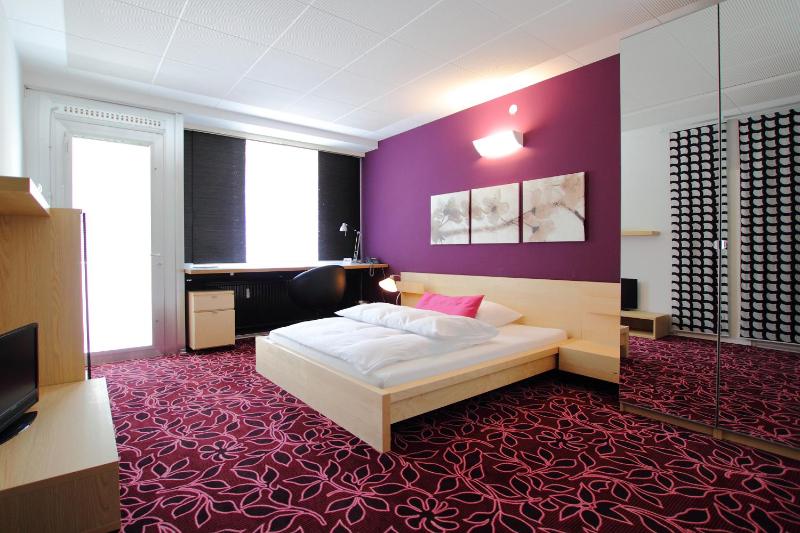 Business Double Room with Balcony image 2