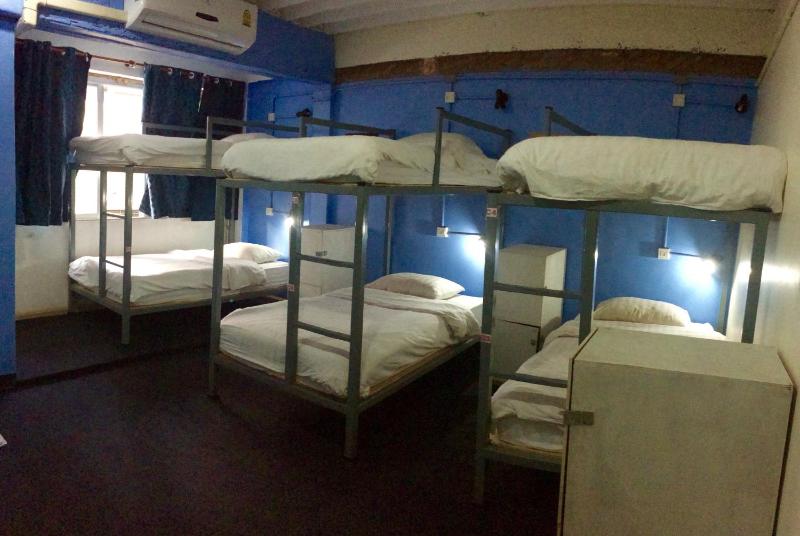 Bed in 8-Bed Mixed Dormitory Room image 3
