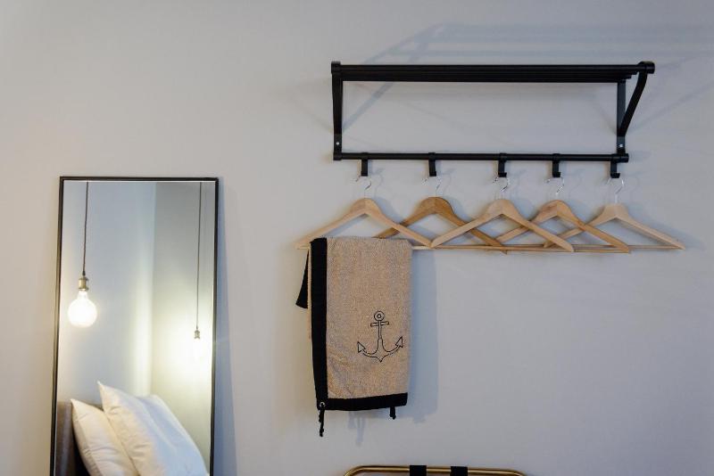 Deluxe Room image 3