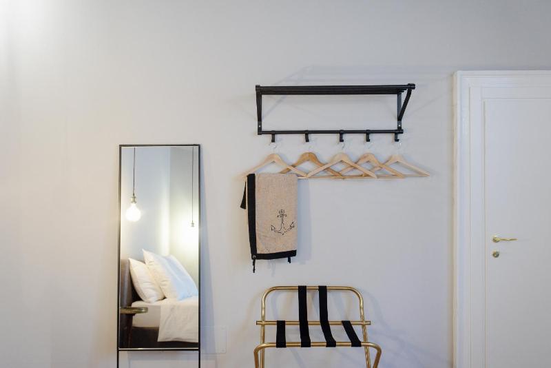 Deluxe Room image 2