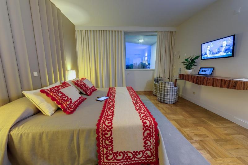 Standard Double/Twin Room image 3