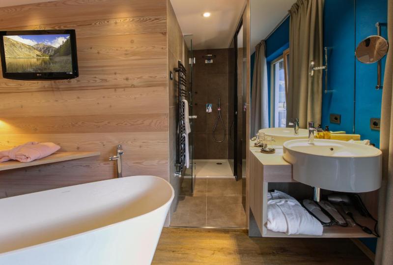 Superior Deluxe Double or Twin Room with Balcony image 3