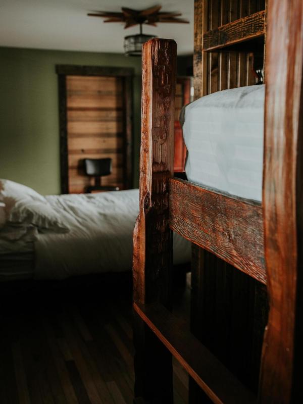Luxury Quadruple Room image 1