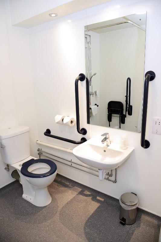 Twin Room - Disability Access image 1